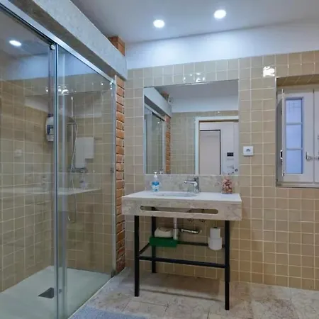 Charming Loft With Rooftop Terrace * リスボン